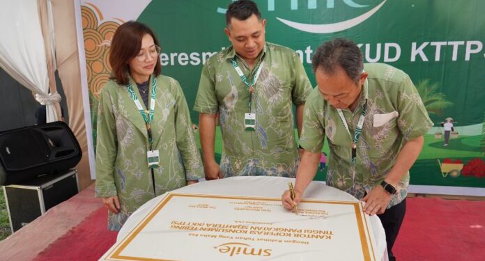 Asian Agri, Apical dan Kao Pantau Perkembangan Program SMILE di Rantauprapat