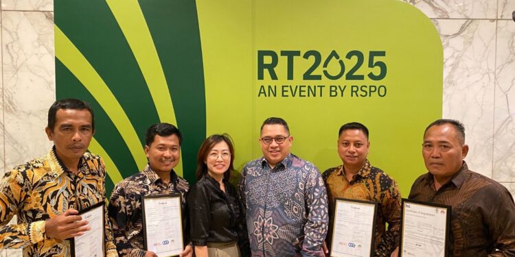 Empat Kelompok Petani Swadaya Binaan Asian Agri Raih Sertifikasi RSPO