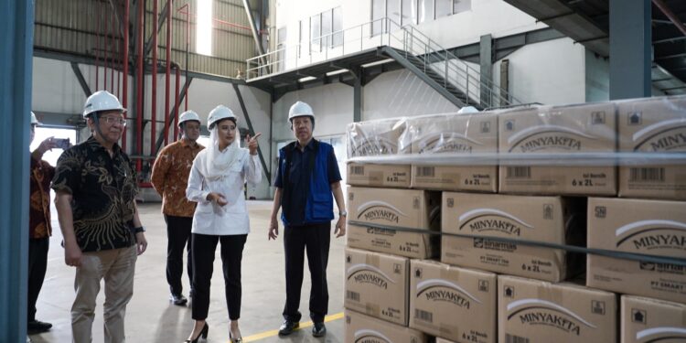 Wamendag Kunjungi Pabrik Minyak Goreng PT SMART di Bekasi