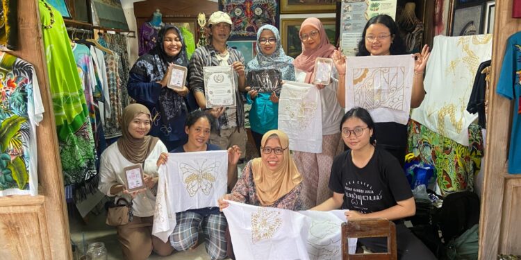 Instiper Yogyakarta Kenalkan Malam Batik Kelapa Sawit di Kampung Tamansari