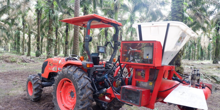 INSTIPER dan BGA Luncurkan Traktor Autonomous Pemupuk Sawit, Efisiensi Biaya Turun hingga 60 Persen