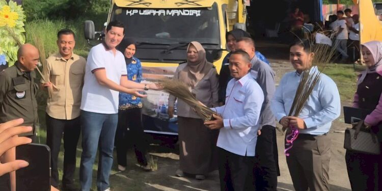 BPDP dan ASPEKPIR Lepas Ekspor Perdana 28 Ton Lidi Sawit ke China