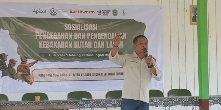Apical-Earthworm Foundation Perkuat Pencegahan dan Penanganan Karhutla di Desa Tepian Makmur