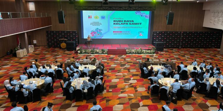 Genjot Produktivitas, BPDP, Ditjenbun dan PT SIB Gelar Pelatihan Budidaya Sawit Pekebun Rokan Hilir